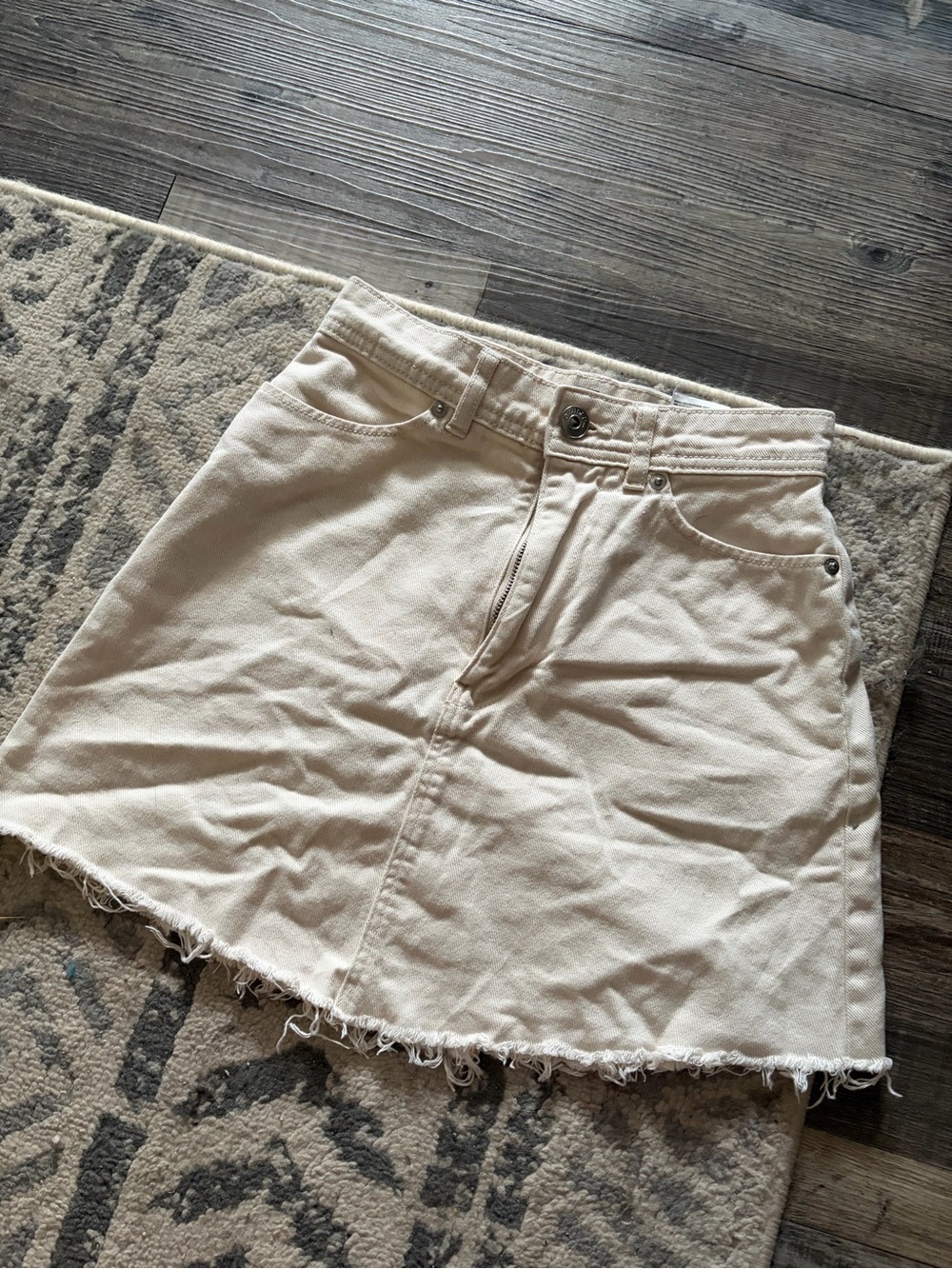 H&M Cream Raw-Hem Mini Skirt